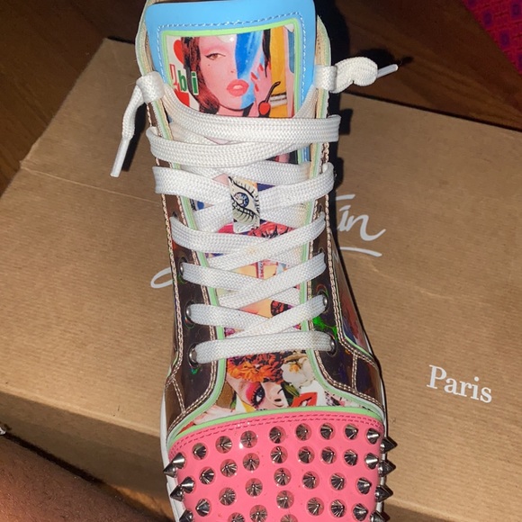 Christian Louboutin - Picture 6 of 6